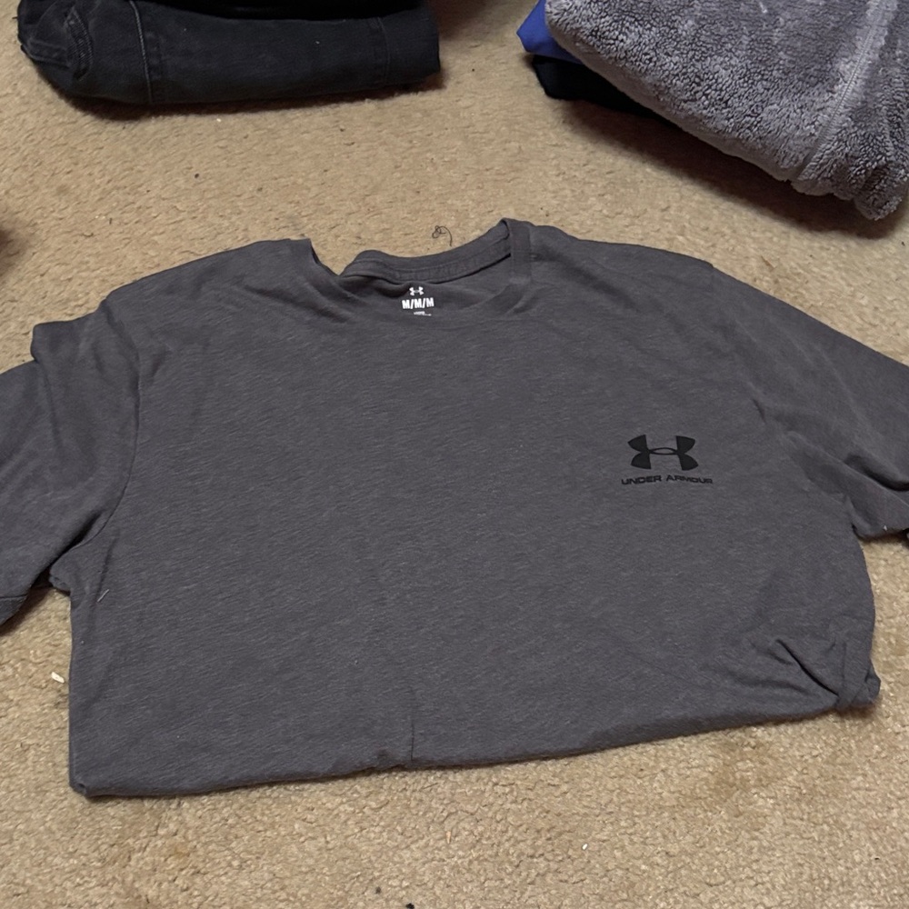Women’s under armour t shirt